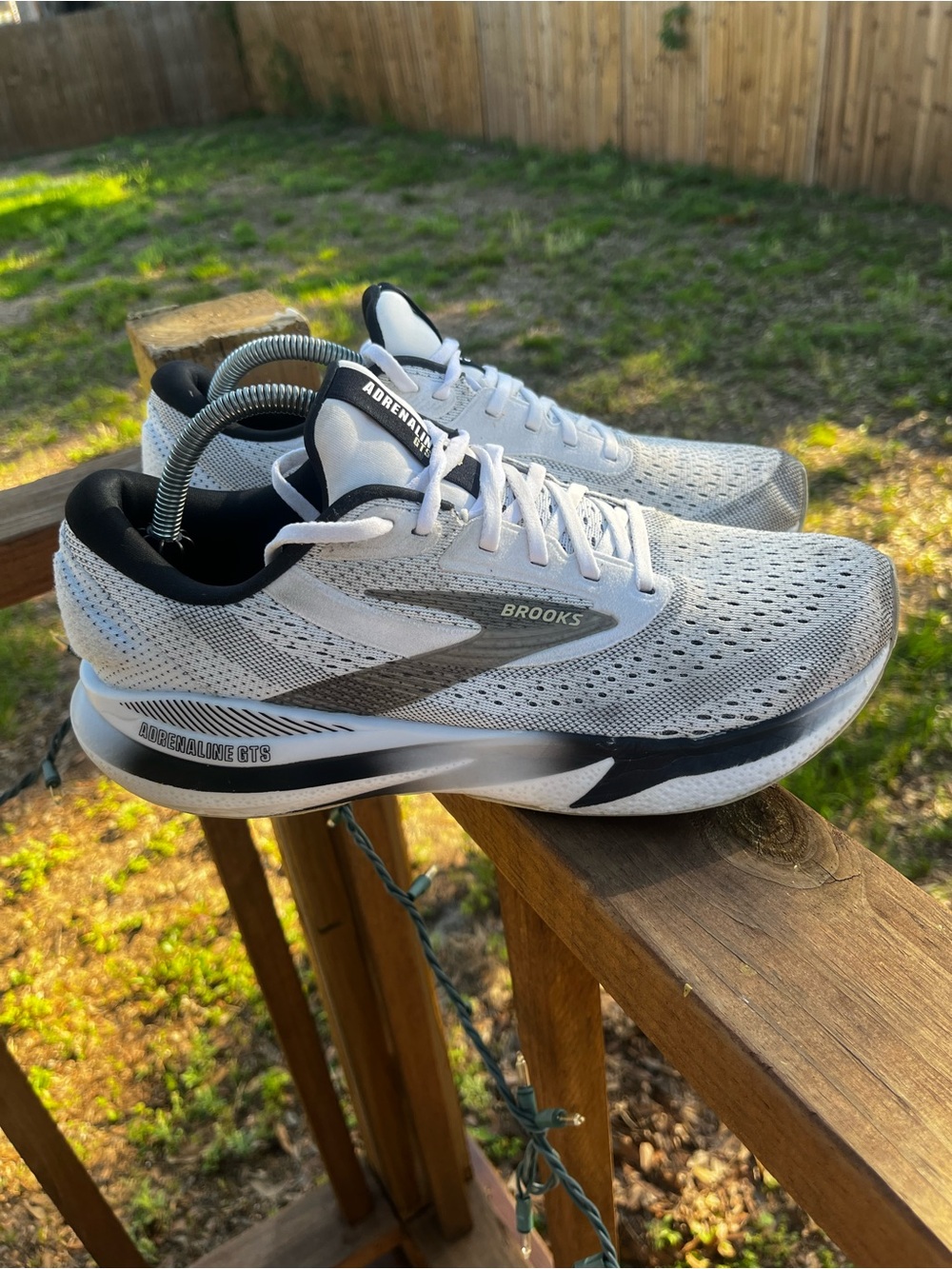 Brooks Adrenaline 24 GTS Running Walking Shoes Women’s Size 11 Medium B White - Picture 2 of 12